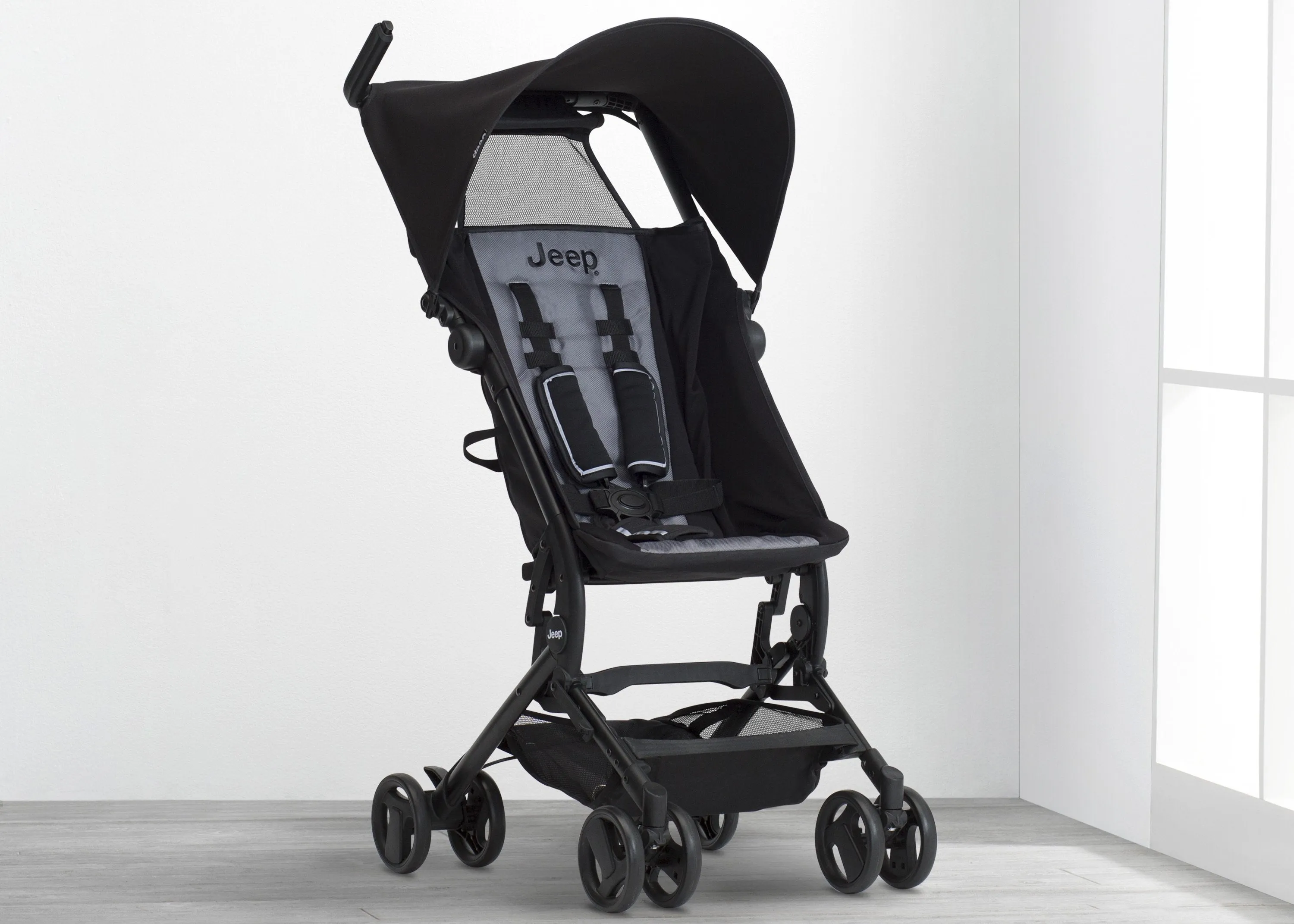 Jeep® Clutch Plus Travel Stroller with Reclining Seat