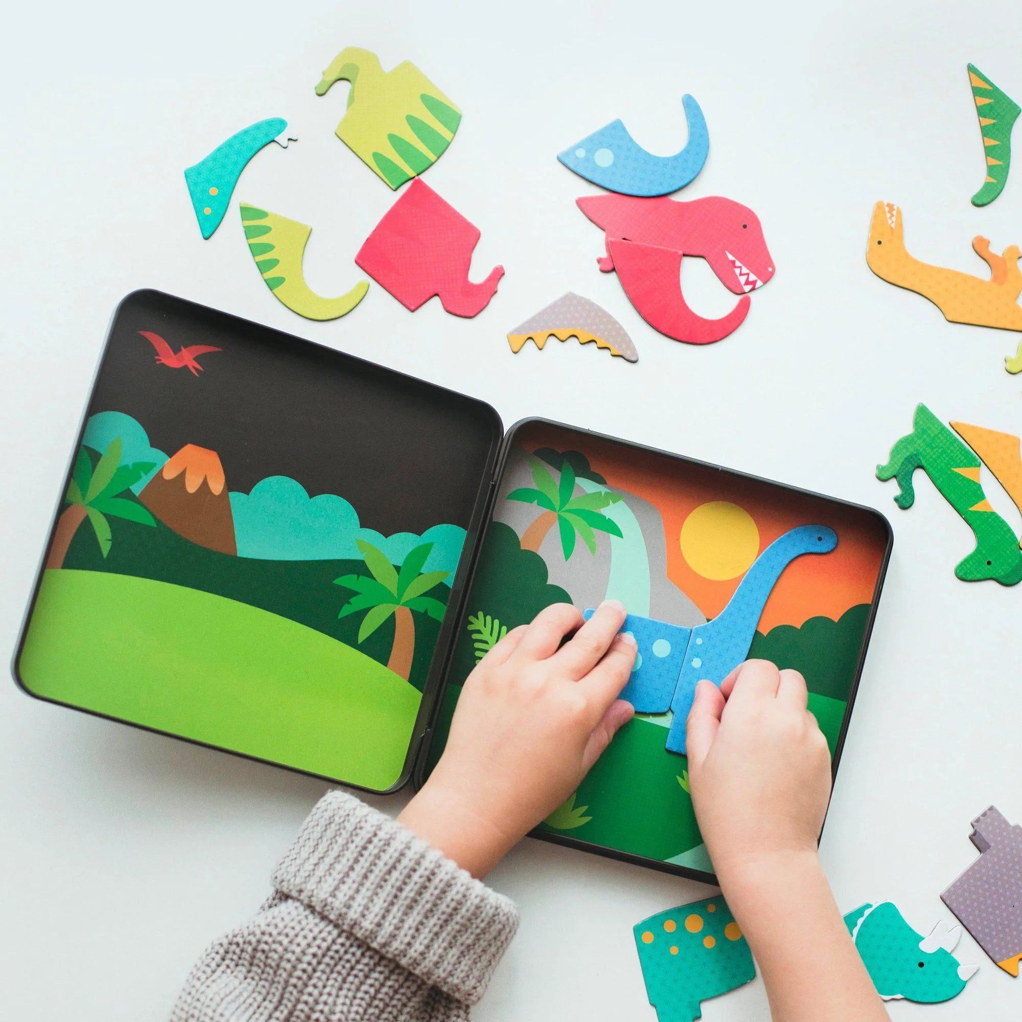 On-The-Go Magnetic Play Set - Dinosaur Kingdom